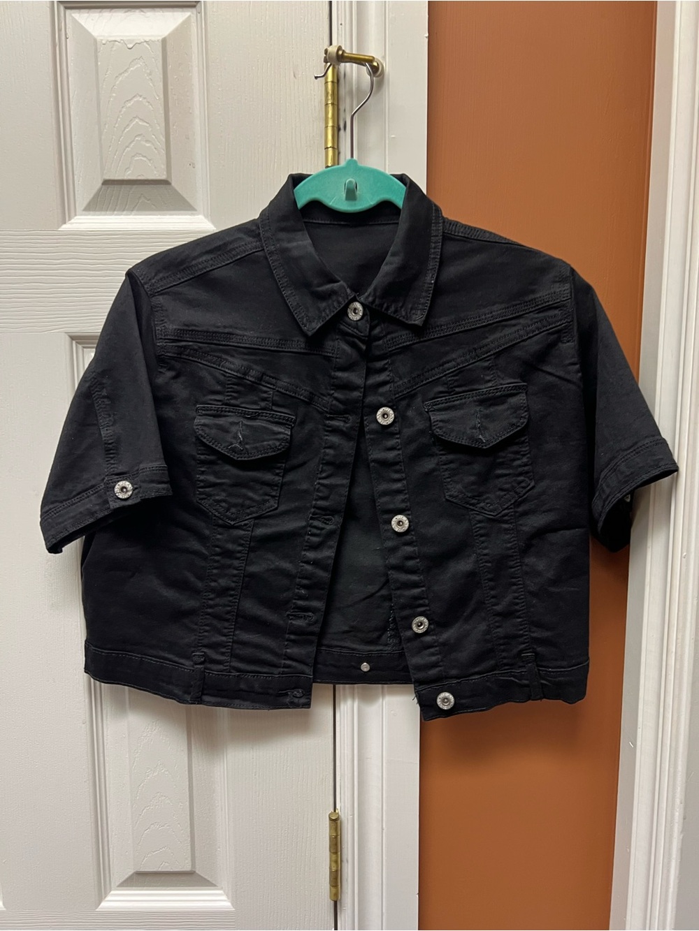 Cropped Black Short-Sleeve Jean Jacket - Women's